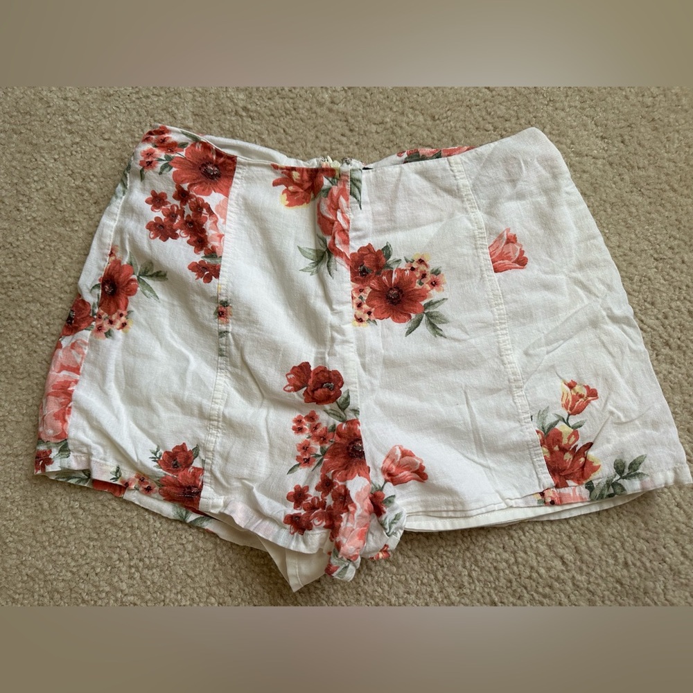 Women’s Forever 21 Double-Lined Floral Shorts, Size: M
